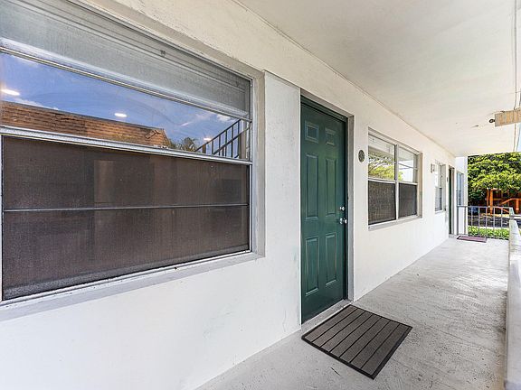 2nd image of 340 NW 19th Street #2020
