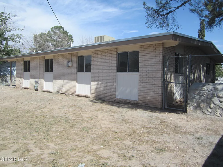305 Corvena Way — Photo 30