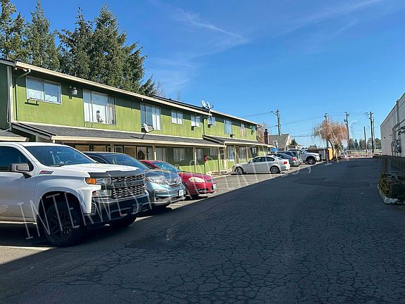 2nd image of 1001 NE 25th Ave APT 14