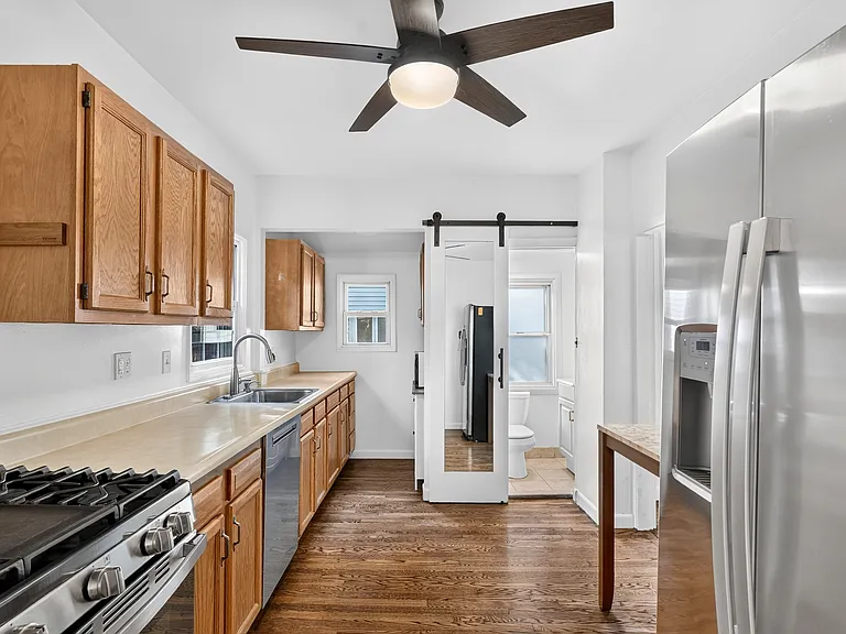 53 Henderson St — Photo 15