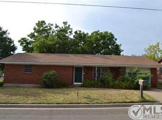 141 Comanche St, Stephenville, TX 76401