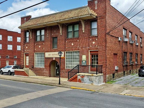 3rd image of 207 S Heber St