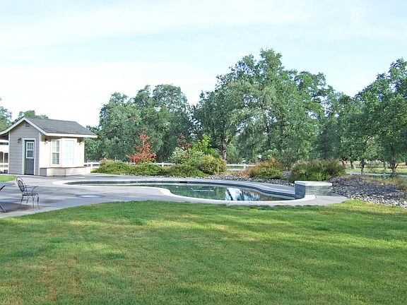2nd image of 22580 Knollwood Dr