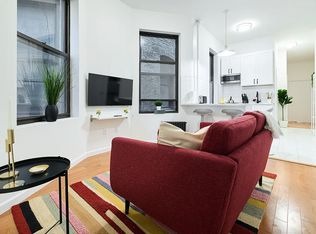 323 W 42nd St #2, New York, NY 10036