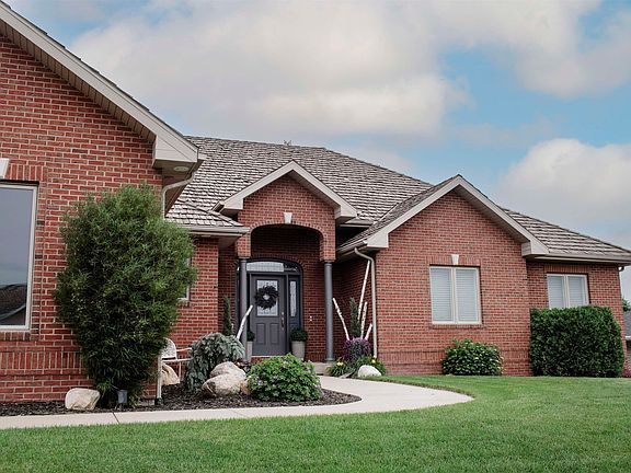 2nd image of 3208 Golf View Dr