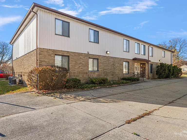 16411 E Ten Mile Rd #4 — Photo 5