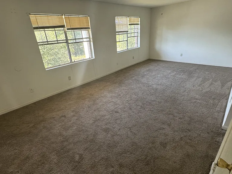 2220 Ticknor Dr #8 — Photo 3