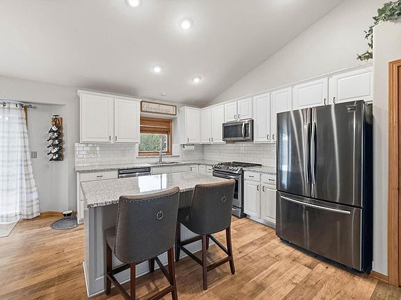2nd image of 258 Bastogne COURT