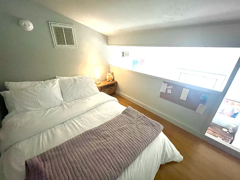 White Cir — Photo 15