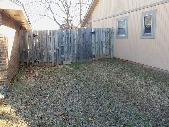4th image of 1909 NE 35th St