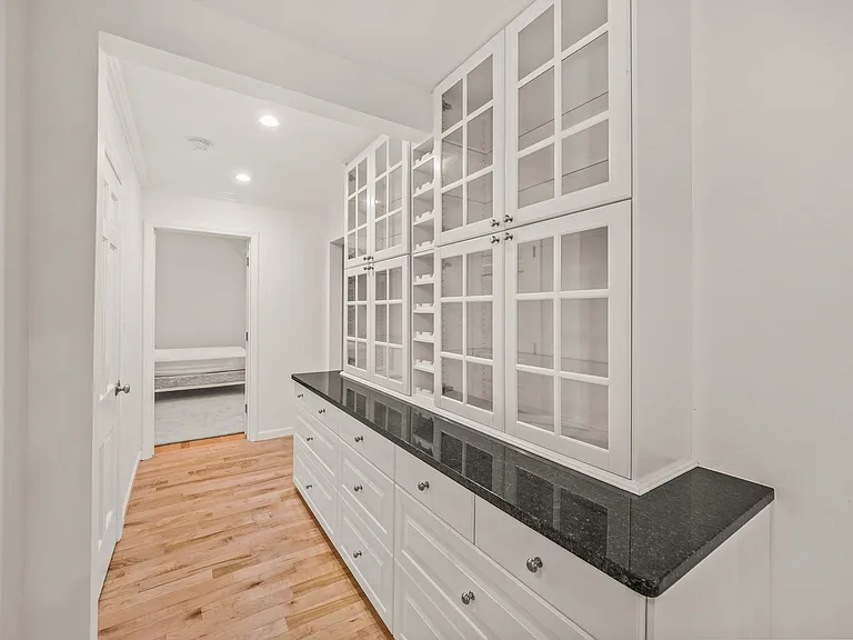 27180 Wellington Rd — Photo 16