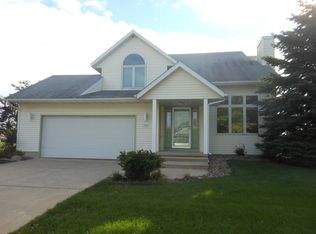 709 S 2nd St, Mount Horeb, WI 53572