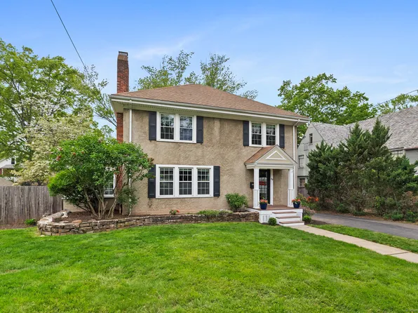 69 Auburn Road, West Hartford, CT 06119