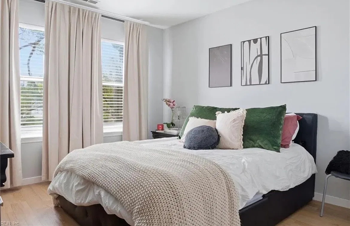 2 bed, 1094 sqft, $2,250 — Photo 1