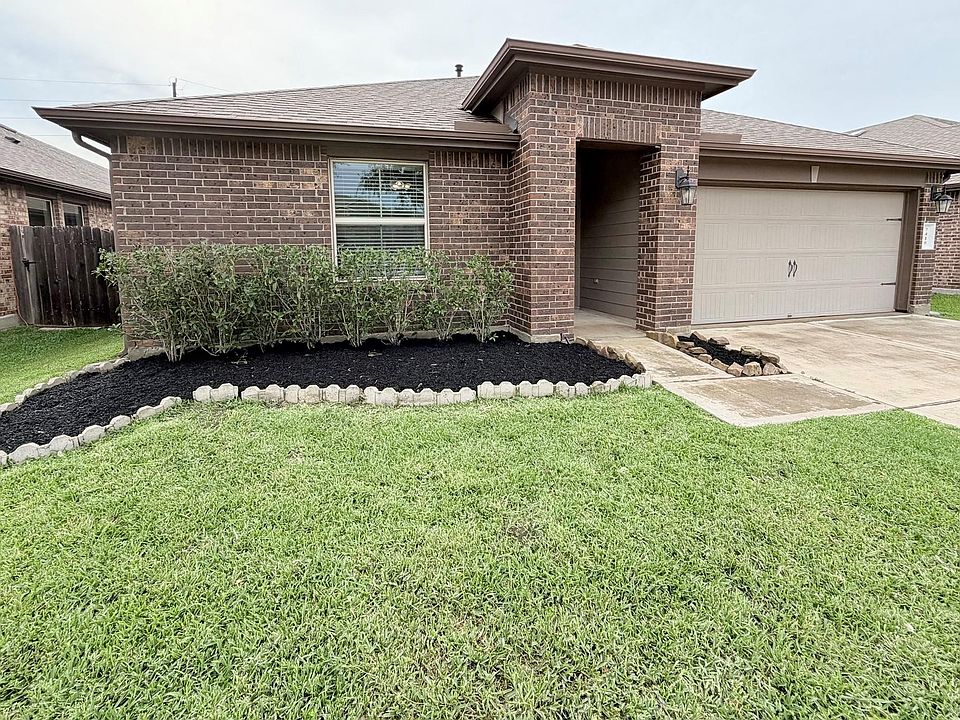 1st image of 7410 Highland Chase Dr
