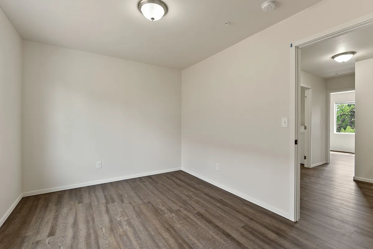 Building Photo - Pence Properties Alki