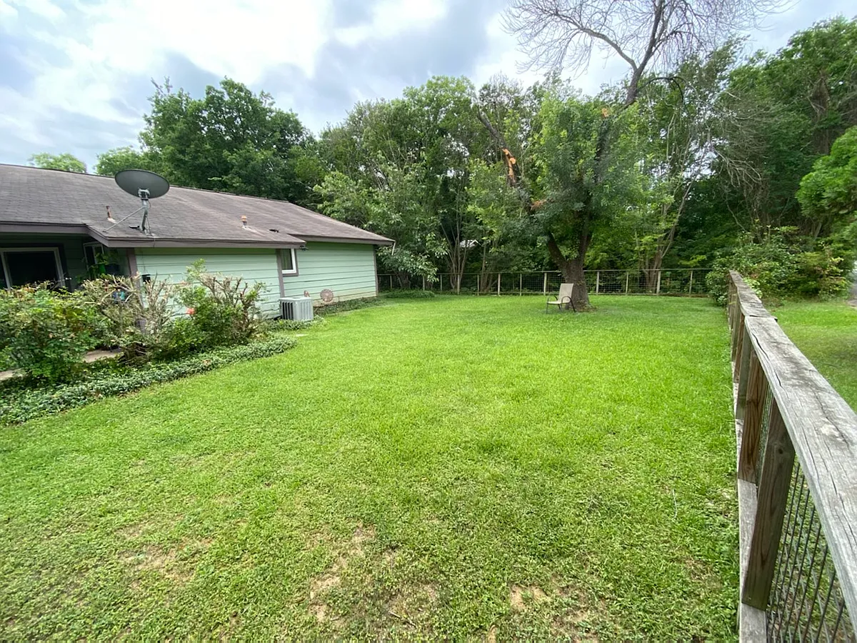 Building Photo - 1019 Glen Oak Dr