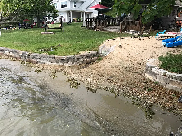 Elhart Dr NE — Photo 10