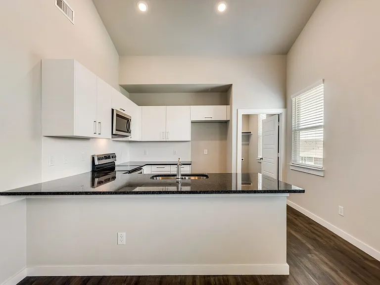 663 Wheatfield Dr — Photo 9