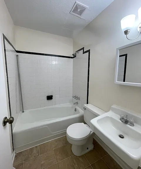 48 Dogwood Ct #E — Photo 10