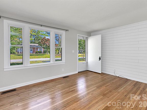 5th image of 52 Elm Bend Rd