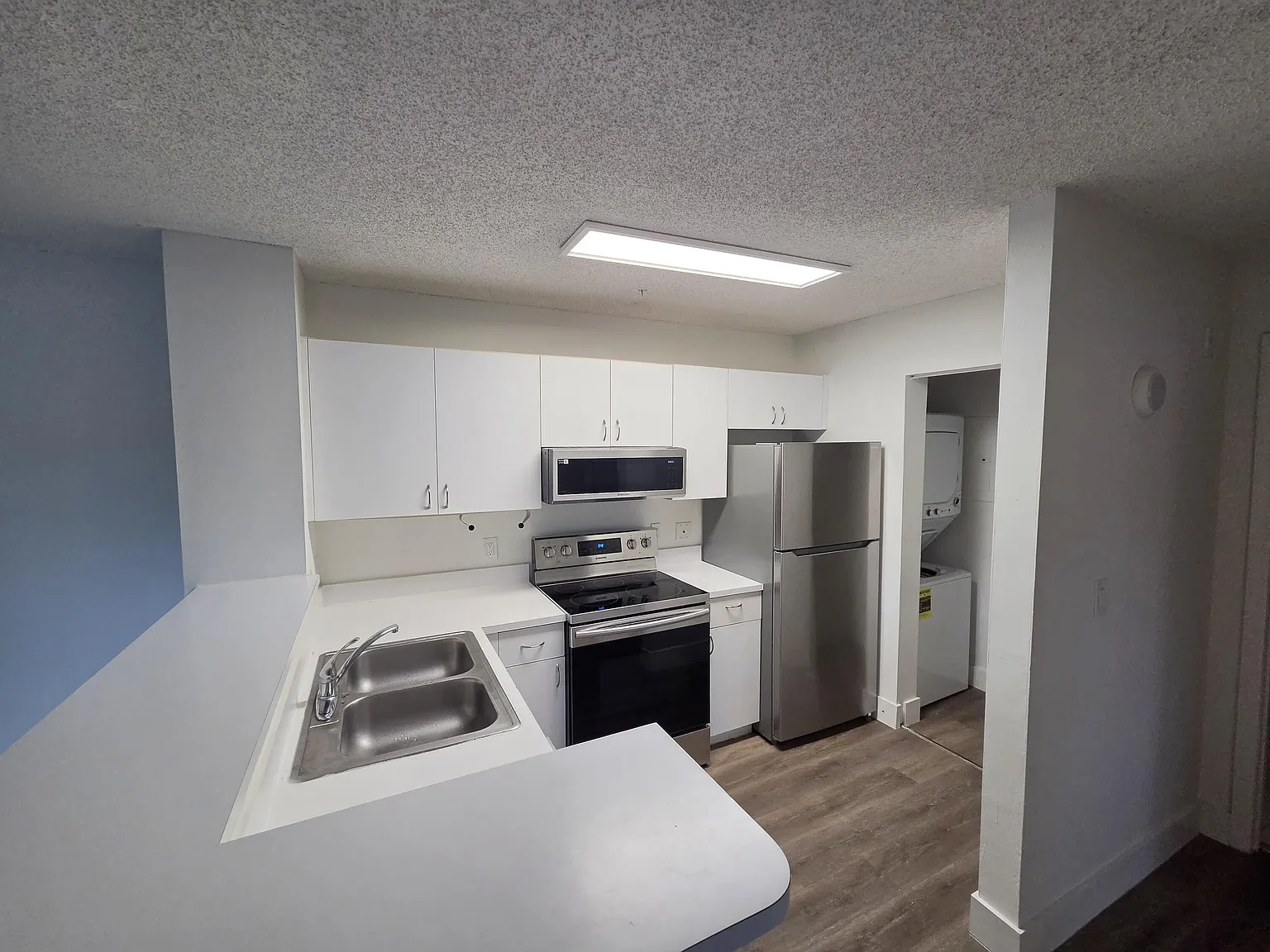 1 bed, 1.0 bath, 618 sqft, $1,925 — Photo 2