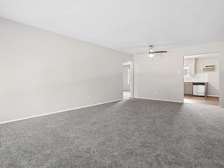 The Clarendon Apartment Homes — Photo 18