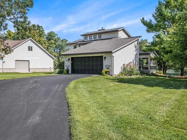 10800 E Royal Rd, Stanwood, MI 49346
