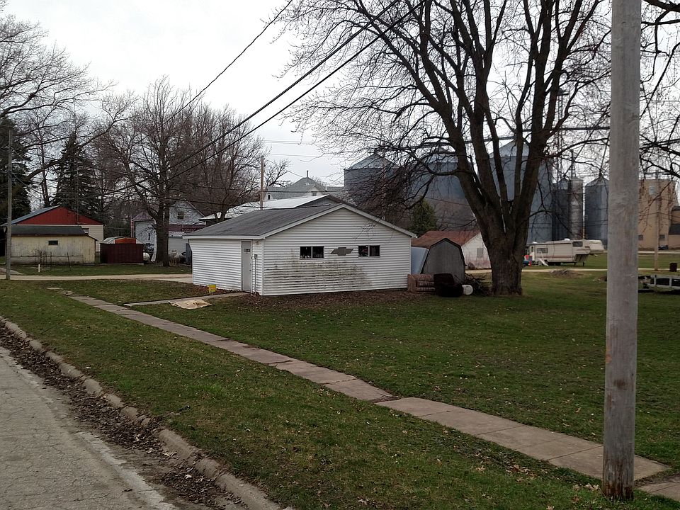2nd image of 209 E Weber St