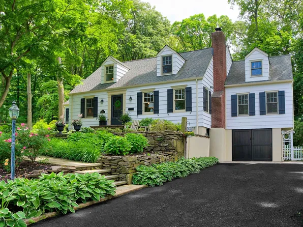 4 Oakwood Ln, Rumson, NJ 07760