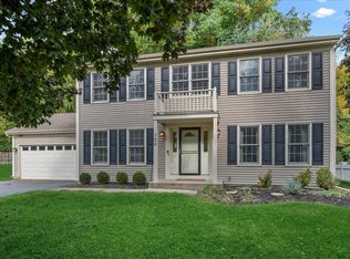 706 S Carriage Hill Rd, Island Lake, IL 60042