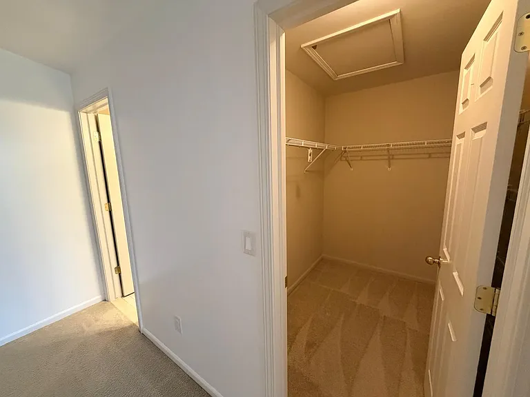 26201 Chesapeake Cir — Photo 11
