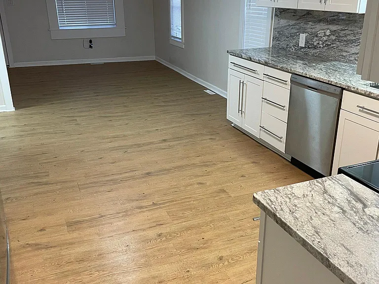 119 E Wilson St — Photo 35