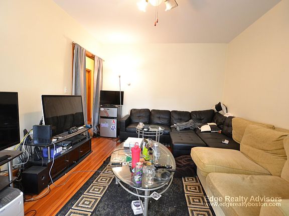 5th image of 12 Montcalm Ave #2X