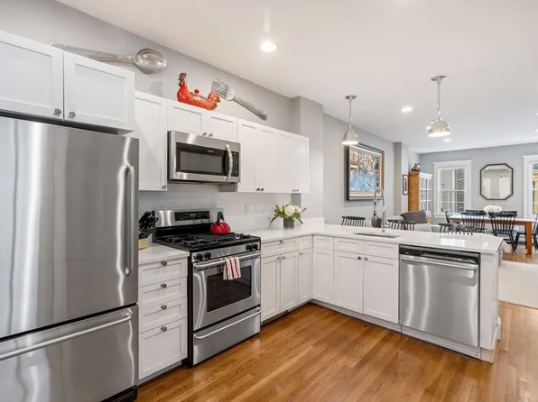 14 Mystic St #1, Charlestown, MA 02129