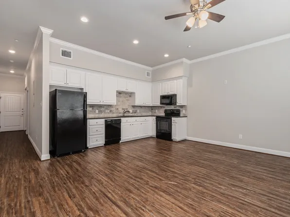 202-401 N Main St, Bryan, TX 77803