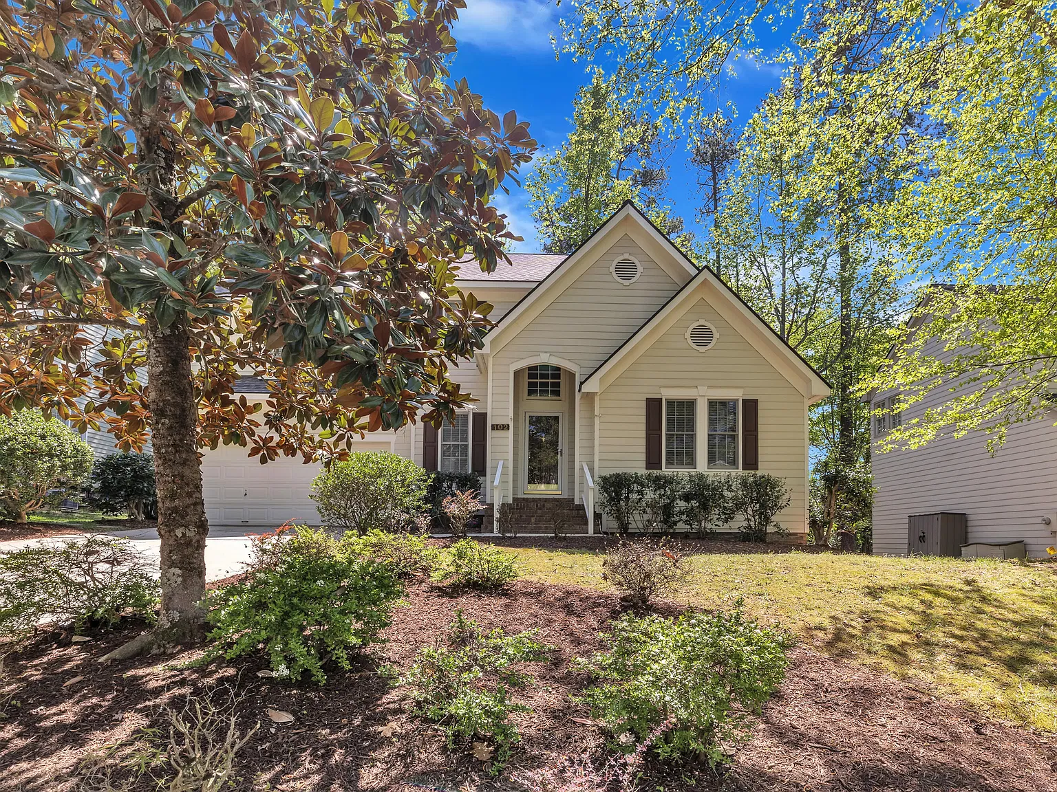 3 bed, 2.5 bath, $2,495 — Photo 2
