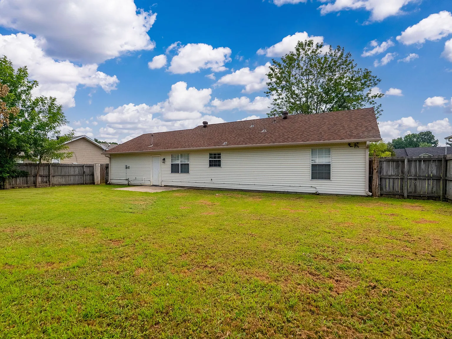 3 bed, 1278 sqft, $1,300 — Photo 4