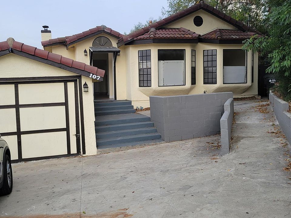 1st image of 107 E Graves Ave