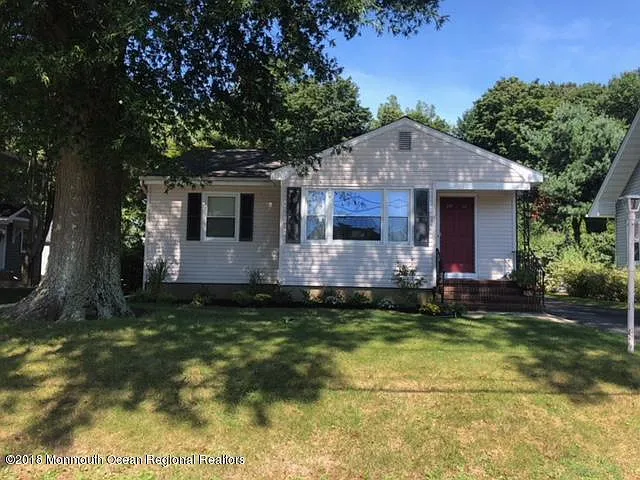19 Woodbine Ave photo 1