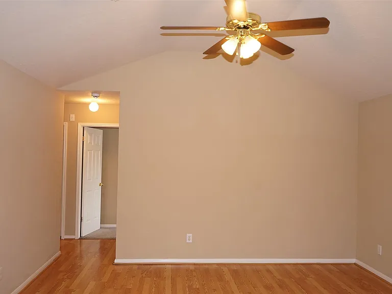 18807 Timbers Dr — Photo 10