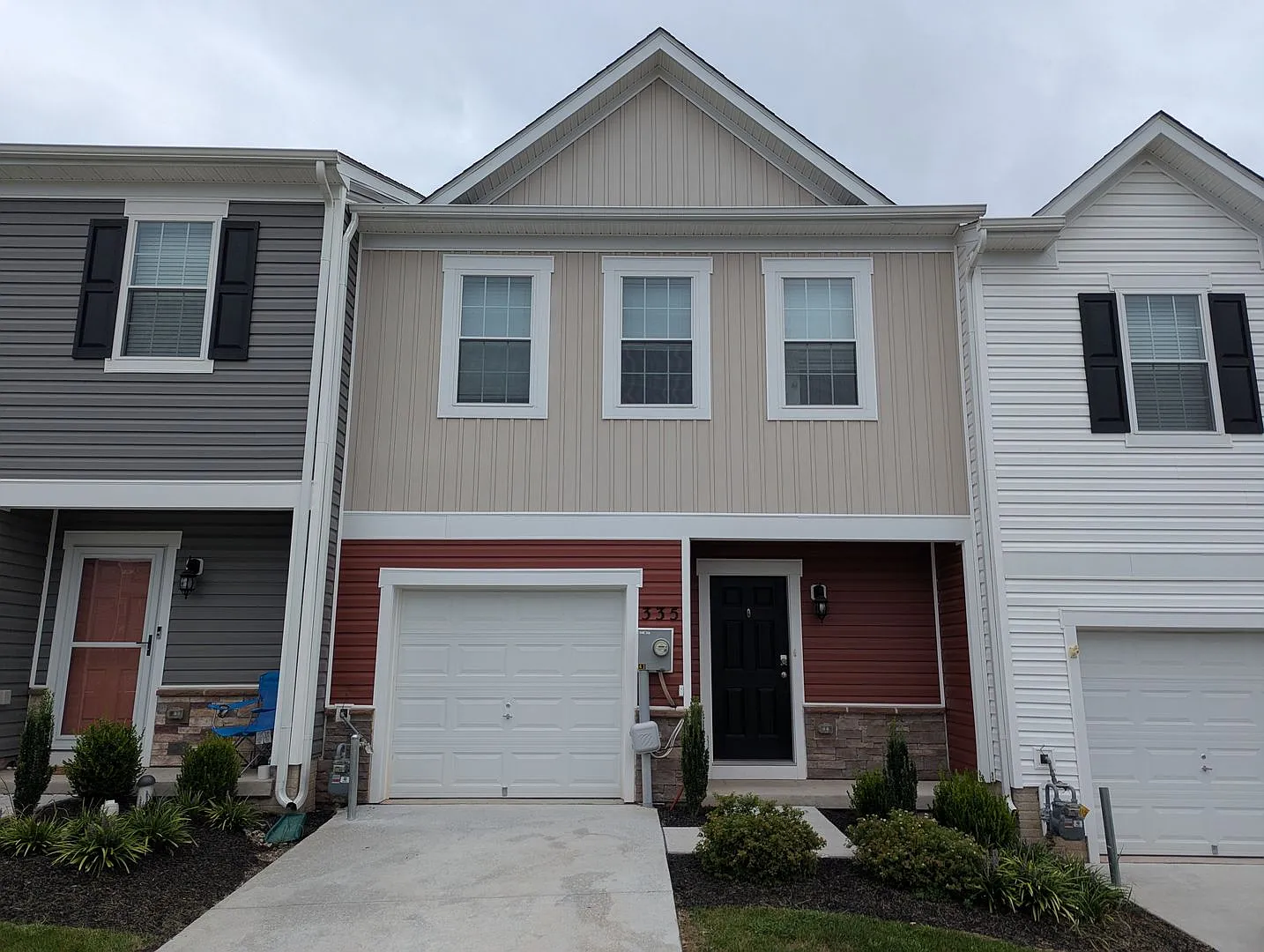 Spacious 3BR/2.5BA Home Coming Soon in York! — Photo 1