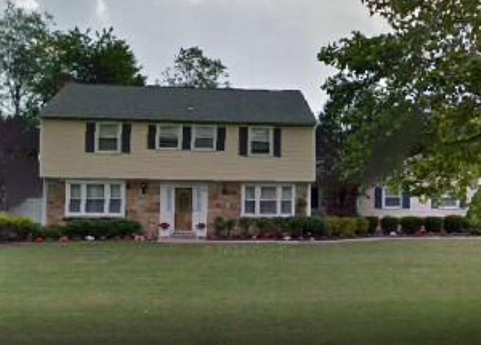 1st image of 38 Manchester Ln