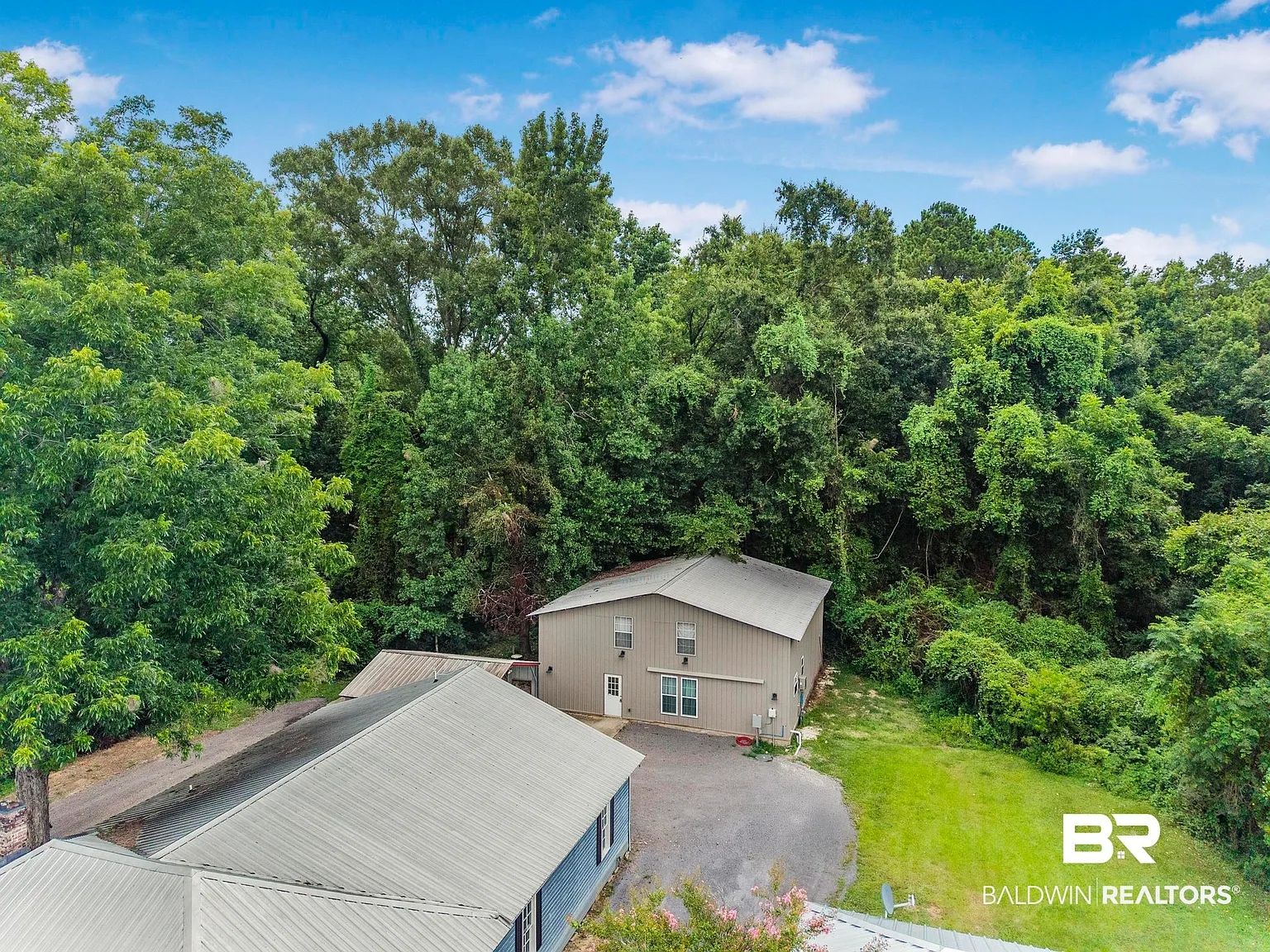 2 bed, 1.0 bath, 1200 sqft, $1,400 — Photo 1