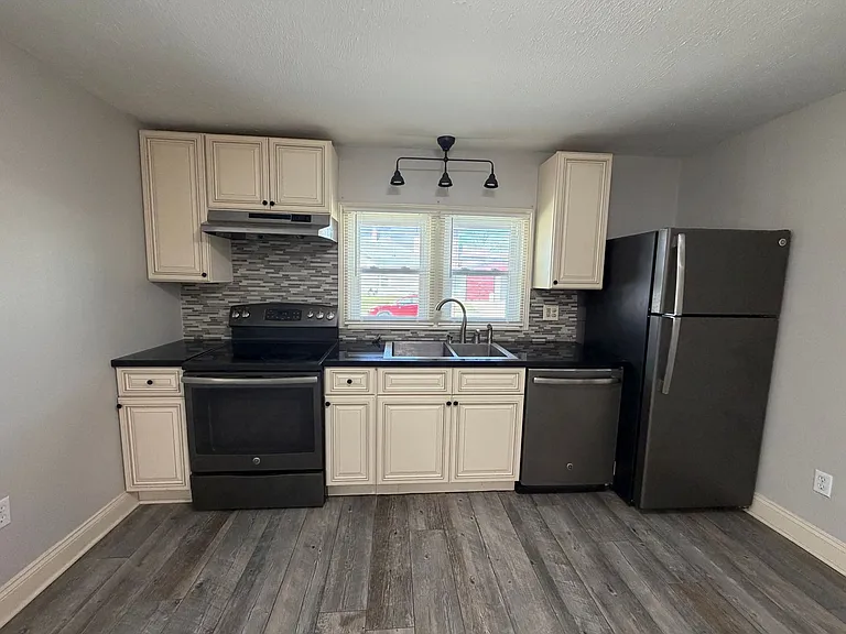 1128 N Jefferson Ave #A — Photo 8