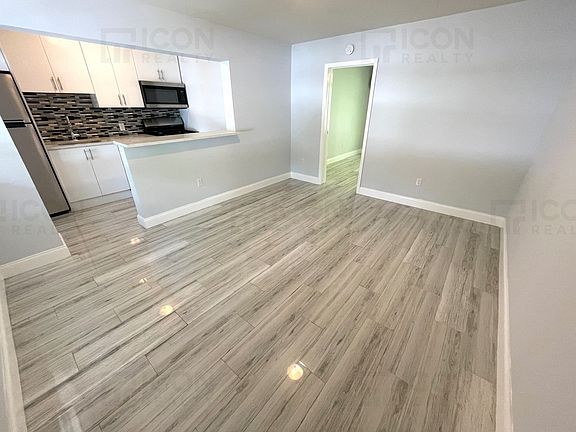 3rd image of 1605 E Broward Blvd APT 5