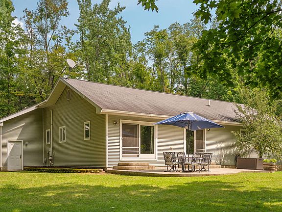 3rd image of 2099 Deepwoods Dr