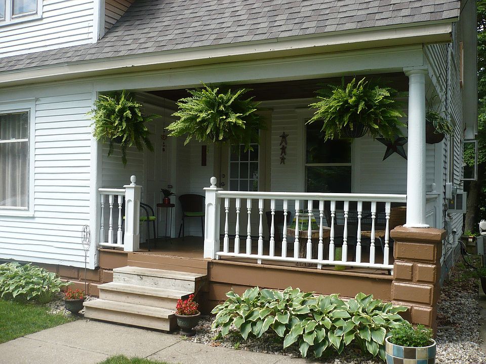 1st image of 140 Linn St
