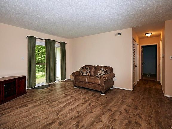 5th image of 6816 Cottage Grove Ln APT B