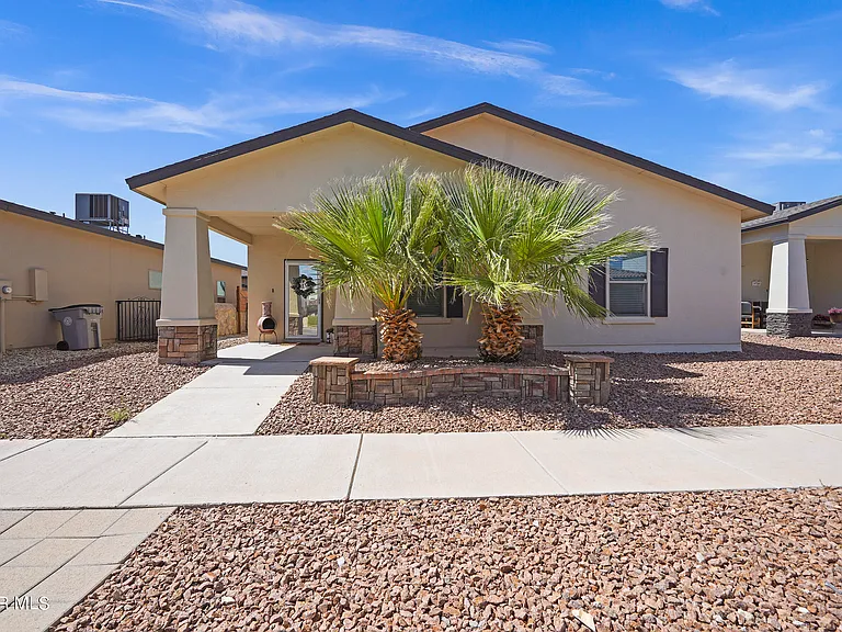 2113 William Caples St — Photo 1